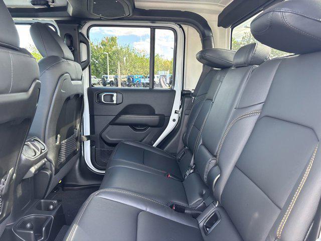 new 2025 Jeep Gladiator car, priced at $42,158