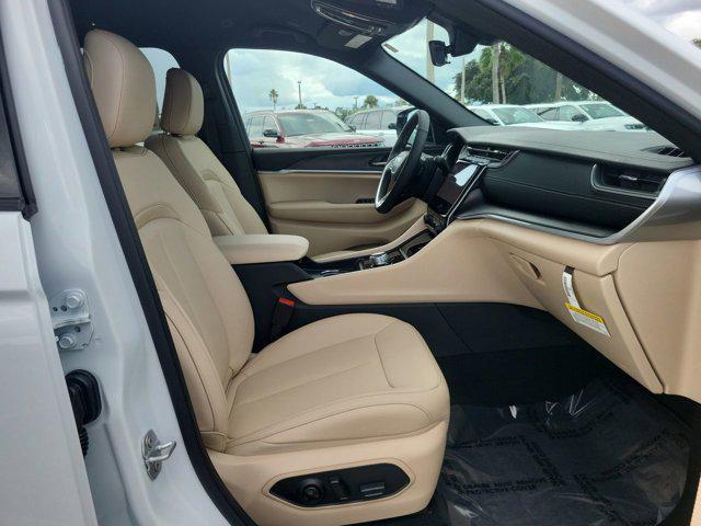 new 2025 Jeep Grand Cherokee L car, priced at $40,330