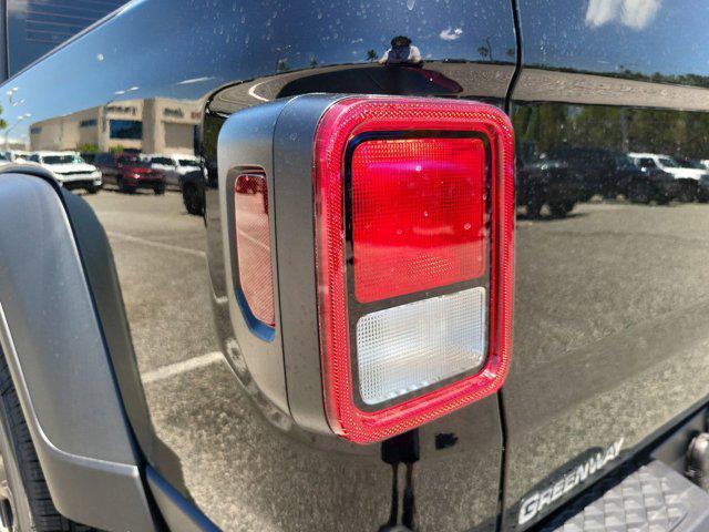 new 2025 Jeep Gladiator car, priced at $37,862