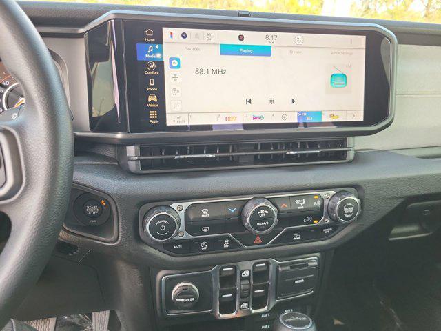 new 2025 Jeep Gladiator car, priced at $40,936