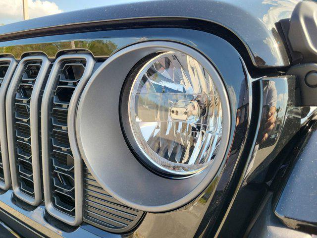 new 2025 Jeep Gladiator car, priced at $40,936