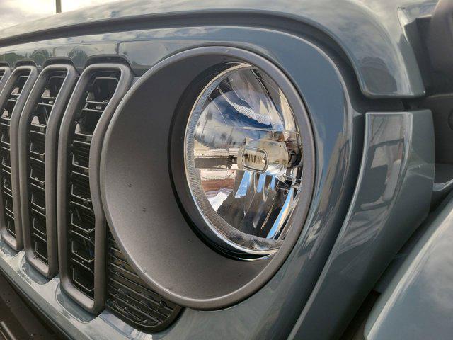 new 2025 Jeep Gladiator car, priced at $42,113