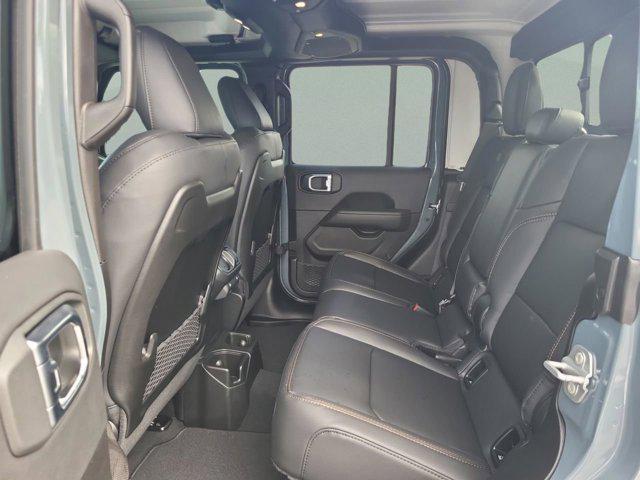 new 2025 Jeep Gladiator car, priced at $39,980