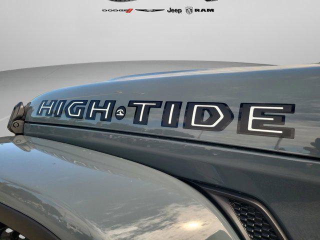 new 2025 Jeep Gladiator car, priced at $39,980