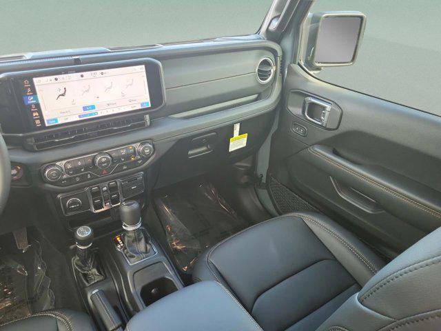 new 2025 Jeep Gladiator car, priced at $39,980