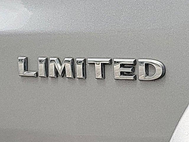 used 2017 Jeep Grand Cherokee car, priced at $15,480