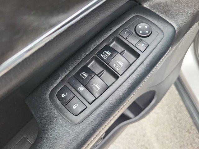 used 2017 Jeep Grand Cherokee car, priced at $15,480