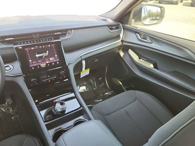 new 2025 Jeep Grand Cherokee car, priced at $36,498