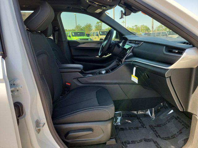 new 2025 Jeep Grand Cherokee car, priced at $36,498