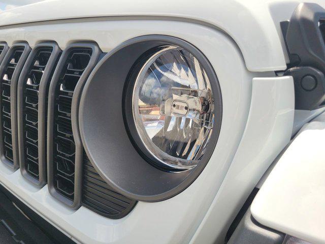 new 2025 Jeep Gladiator car, priced at $39,585