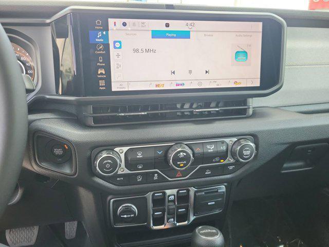 new 2025 Jeep Gladiator car, priced at $39,585