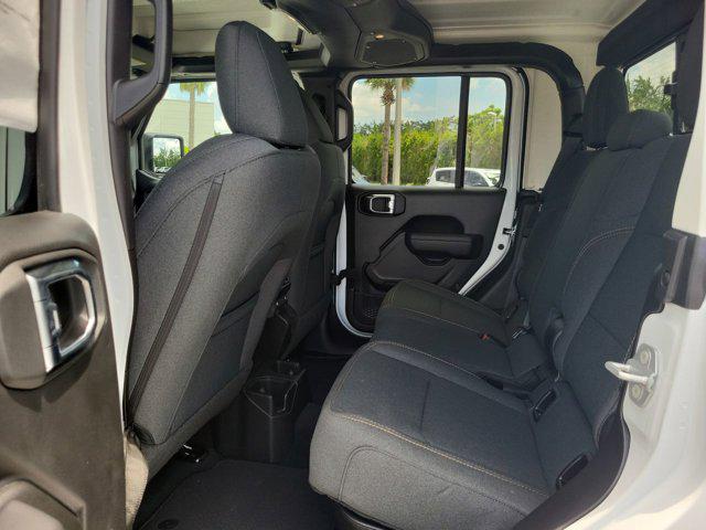 new 2025 Jeep Gladiator car, priced at $39,585