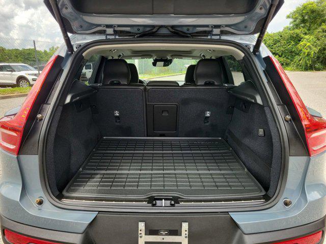used 2020 Volvo XC40 car, priced at $24,680