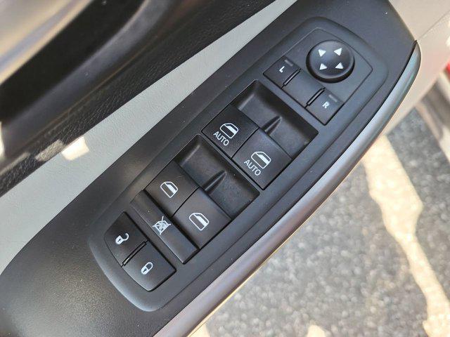 used 2020 Jeep Cherokee car, priced at $12,649