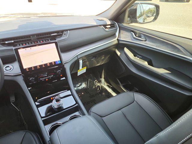 new 2025 Jeep Grand Cherokee car, priced at $36,907