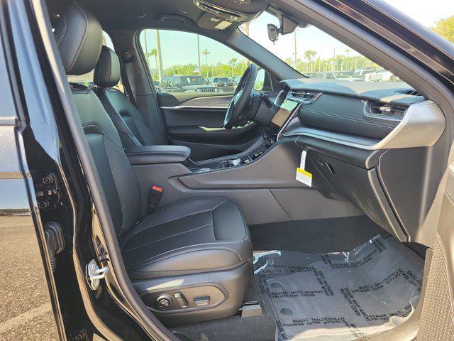 new 2025 Jeep Grand Cherokee car, priced at $36,907