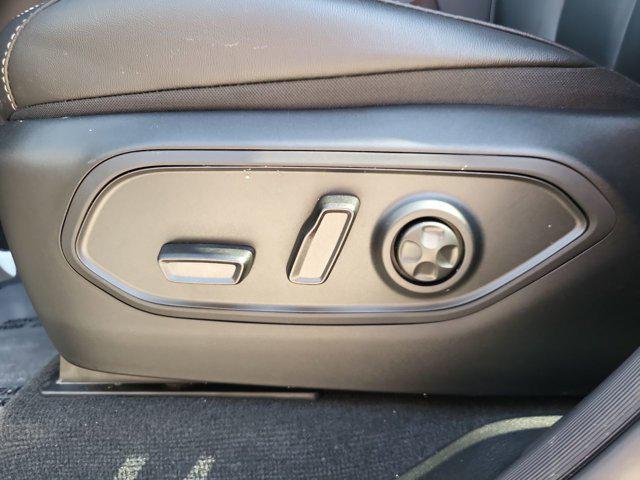new 2025 Jeep Grand Cherokee car, priced at $40,678