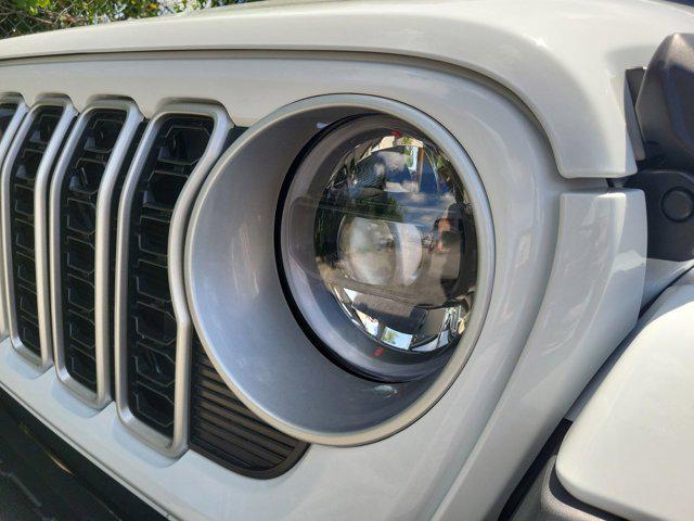 new 2025 Jeep Wrangler car, priced at $52,138