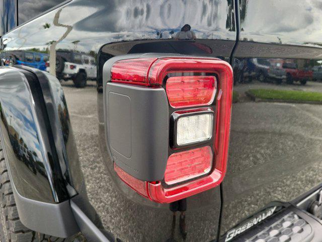 new 2025 Jeep Gladiator car, priced at $50,860