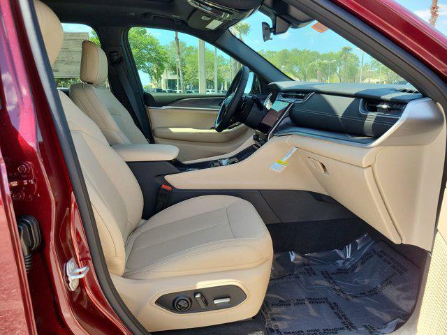 new 2025 Jeep Grand Cherokee car, priced at $44,695