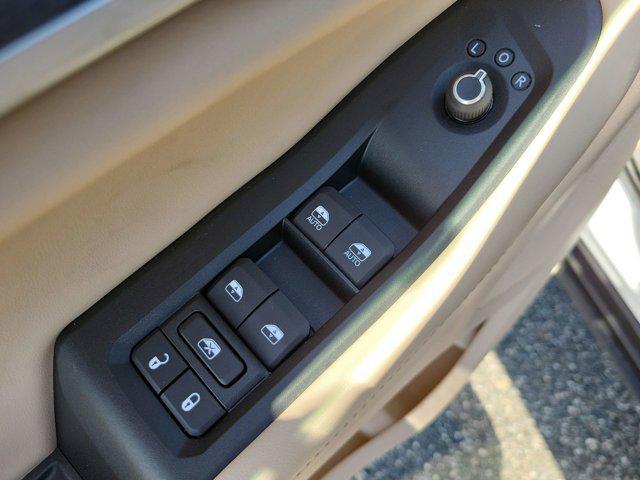 new 2025 Jeep Grand Cherokee car, priced at $38,392