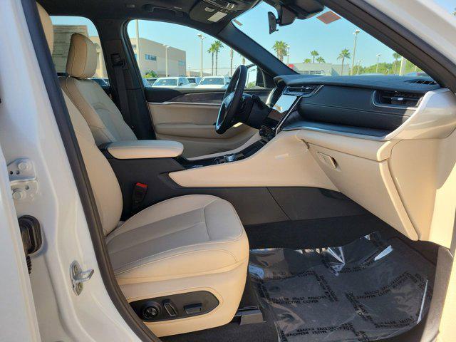 new 2025 Jeep Grand Cherokee car, priced at $38,392