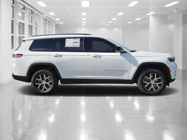 new 2024 Jeep Grand Cherokee L car, priced at $38,090