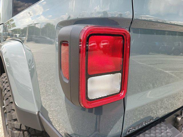 new 2025 Jeep Gladiator car, priced at $39,869