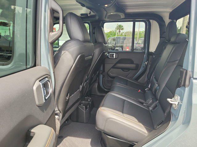 new 2025 Jeep Gladiator car, priced at $39,869