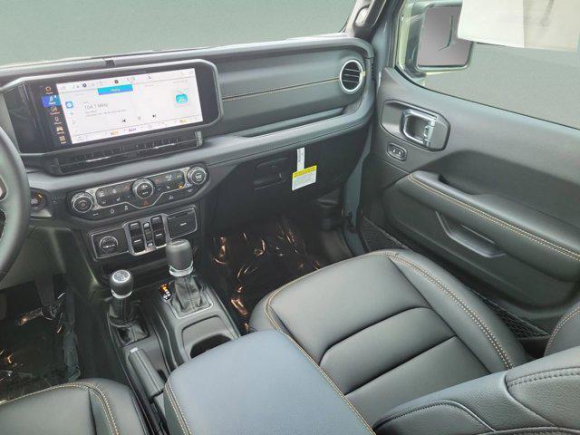 new 2025 Jeep Gladiator car, priced at $38,685