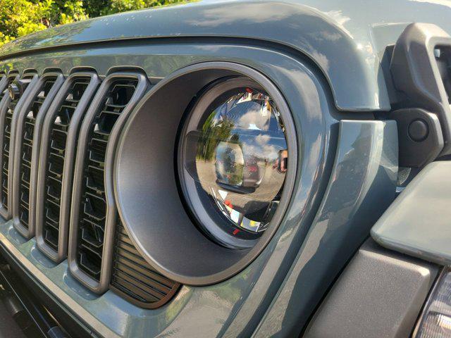 new 2025 Jeep Gladiator car, priced at $50,860