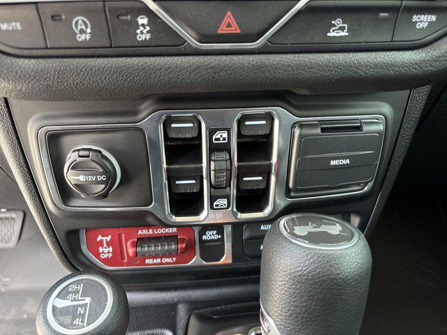 new 2025 Jeep Wrangler car, priced at $48,078