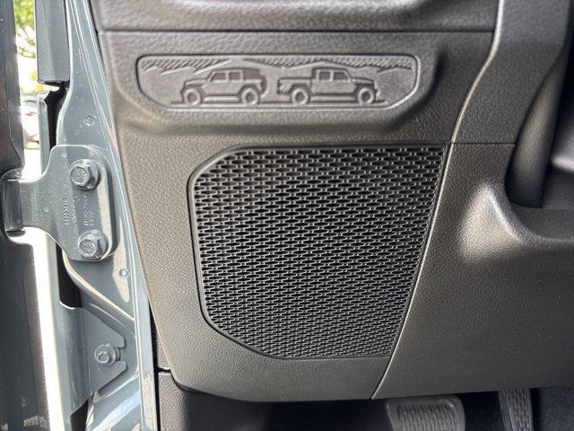 new 2025 Jeep Wrangler car, priced at $48,078
