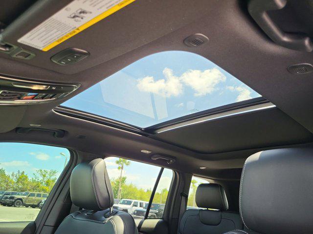 new 2025 Jeep Grand Cherokee car, priced at $40,695
