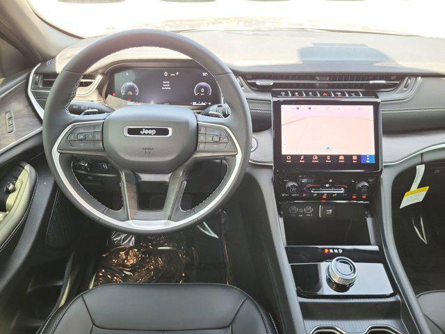 new 2025 Jeep Grand Cherokee car, priced at $40,695