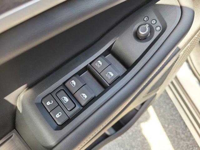 new 2025 Jeep Grand Cherokee car, priced at $40,695