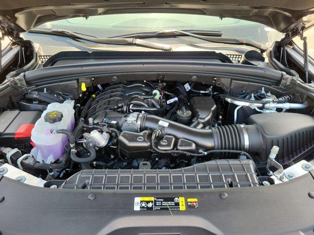 new 2025 Jeep Grand Cherokee car, priced at $40,695