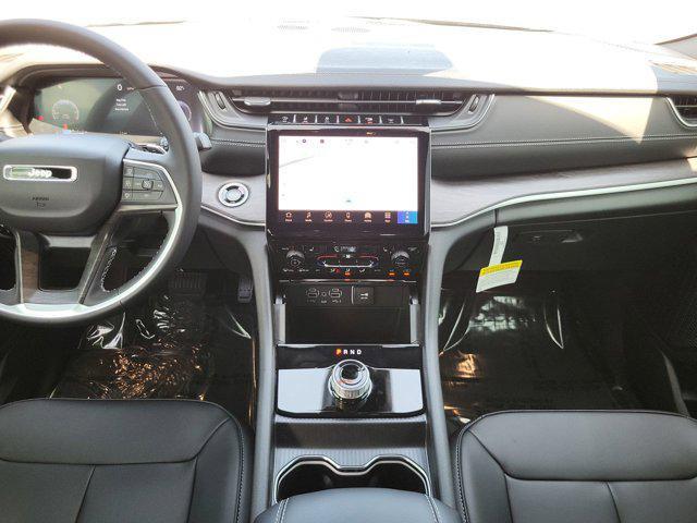 new 2025 Jeep Grand Cherokee car, priced at $40,695