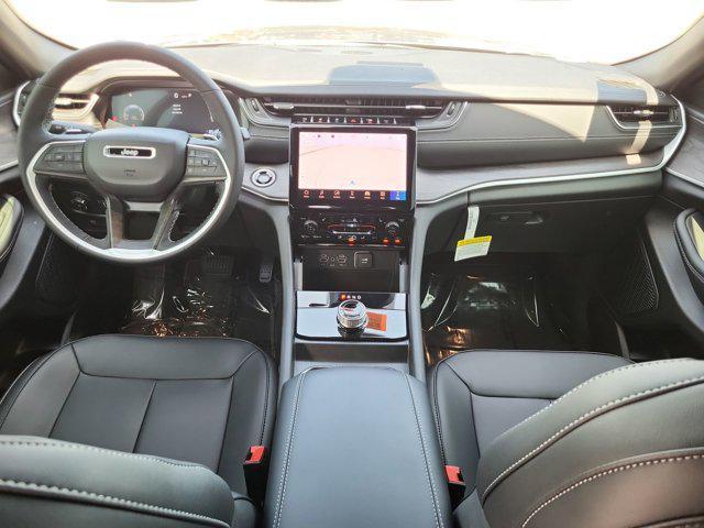 new 2025 Jeep Grand Cherokee car, priced at $40,695