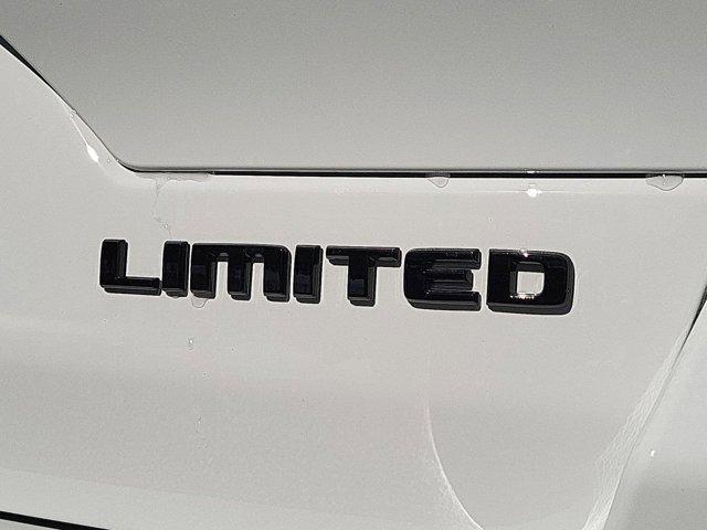 new 2025 Jeep Grand Cherokee car, priced at $42,182