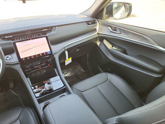new 2025 Jeep Grand Cherokee car, priced at $42,182