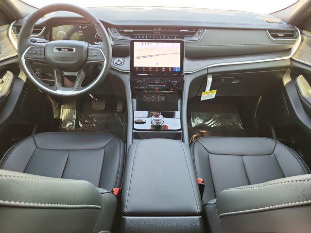new 2025 Jeep Grand Cherokee car, priced at $42,182