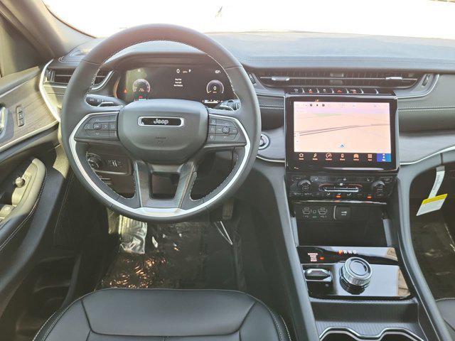 new 2025 Jeep Grand Cherokee car, priced at $42,182
