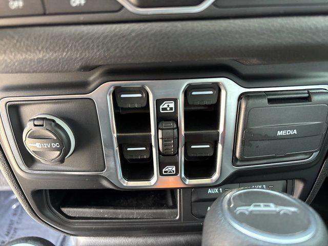 new 2025 Jeep Gladiator car, priced at $42,262