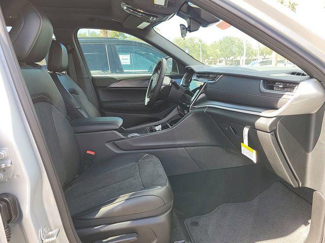 new 2025 Jeep Grand Cherokee L car, priced at $38,275