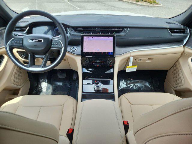new 2025 Jeep Grand Cherokee car, priced at $38,577