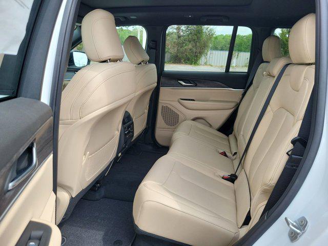 new 2025 Jeep Grand Cherokee car, priced at $38,577