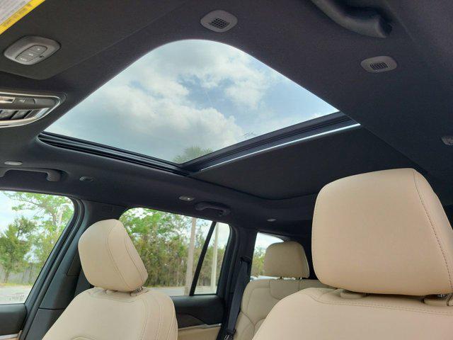 new 2025 Jeep Grand Cherokee car, priced at $38,577