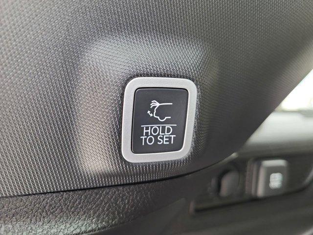 new 2025 Jeep Grand Cherokee car, priced at $38,577