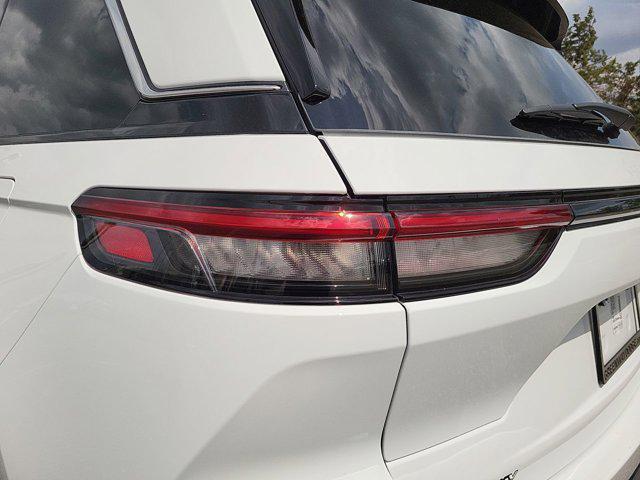 new 2025 Jeep Grand Cherokee car, priced at $38,577
